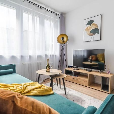 Uroczy Apartament 2 Pokoje - 10 Min Do Morza! กดัญสก์ ภายนอก รูปภาพ