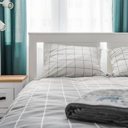 Uroczy Apartament 2 Pokoje - 10 Min Do Morza! กดัญสก์ ภายนอก รูปภาพ