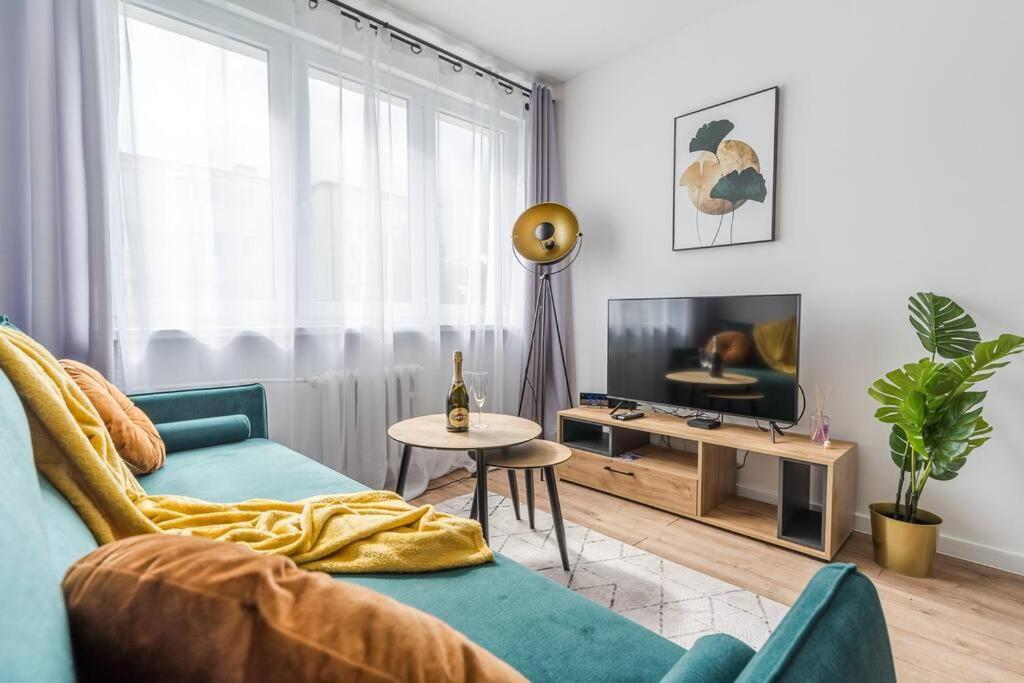 Uroczy Apartament 2 Pokoje - 10 Min Do Morza! กดัญสก์ ภายนอก รูปภาพ